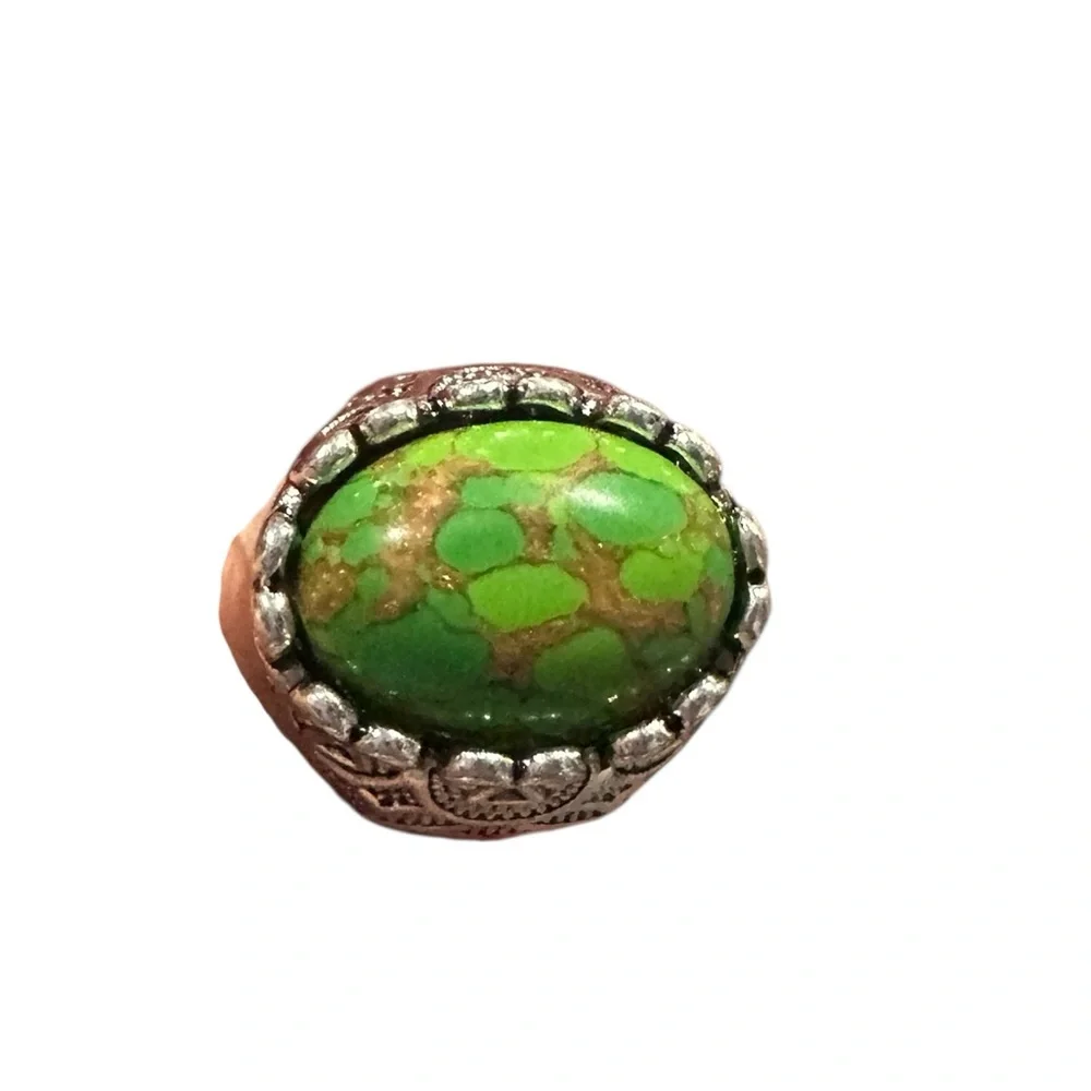 Silver Veined Green Stone Ornate Embossed Ring